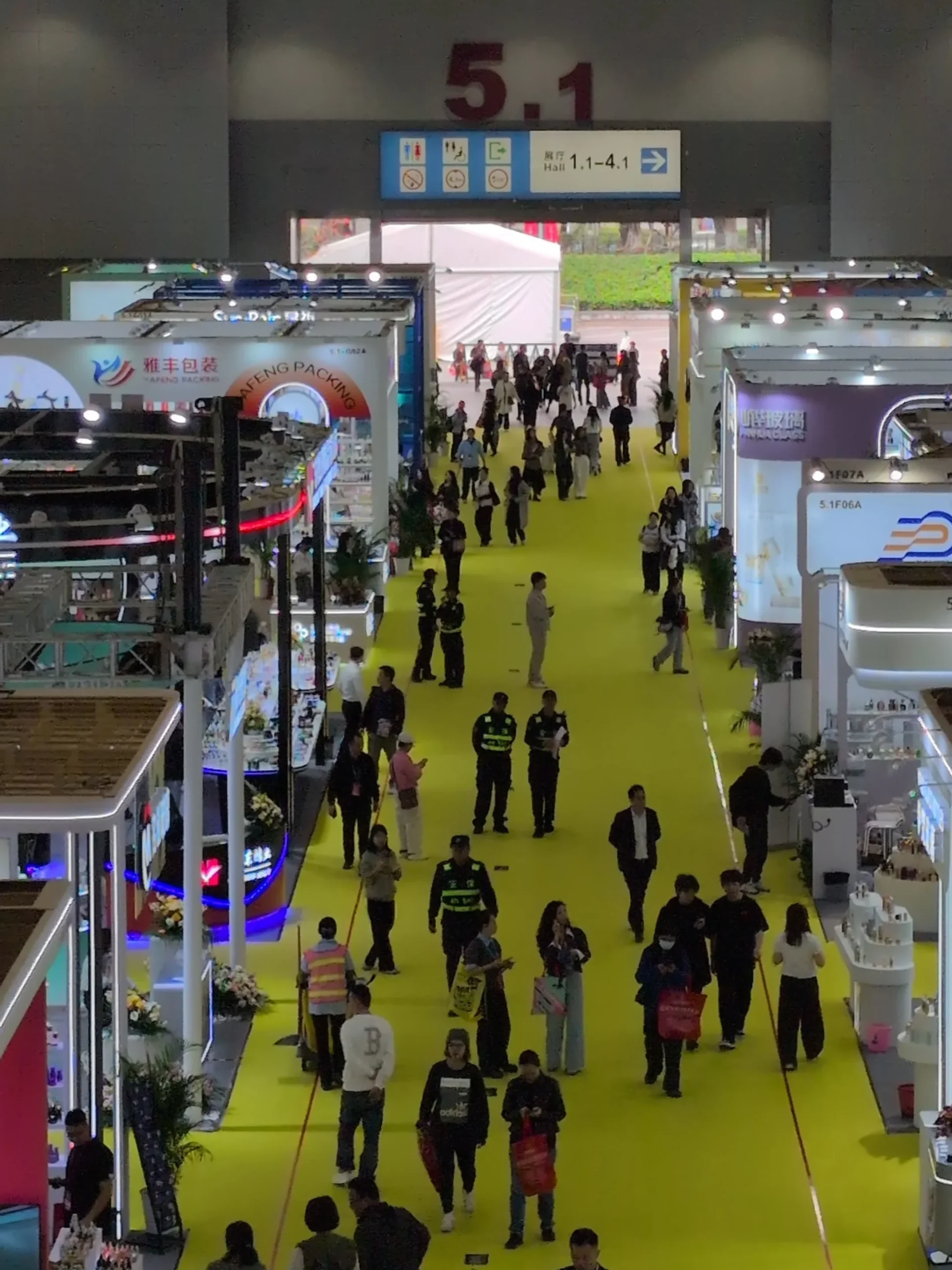 Tina providing English-Chinese interpretation during canton fair in Guangzhou